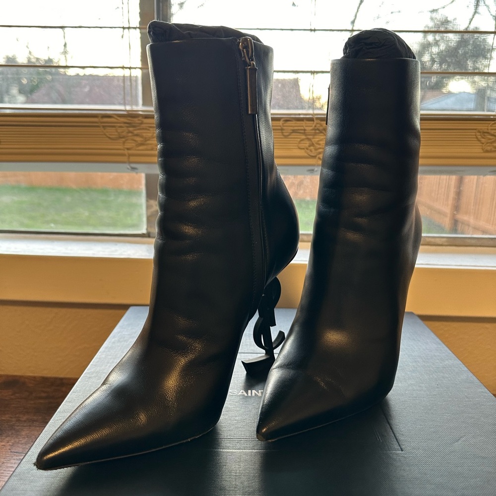 Yves Saint Laurent Booties